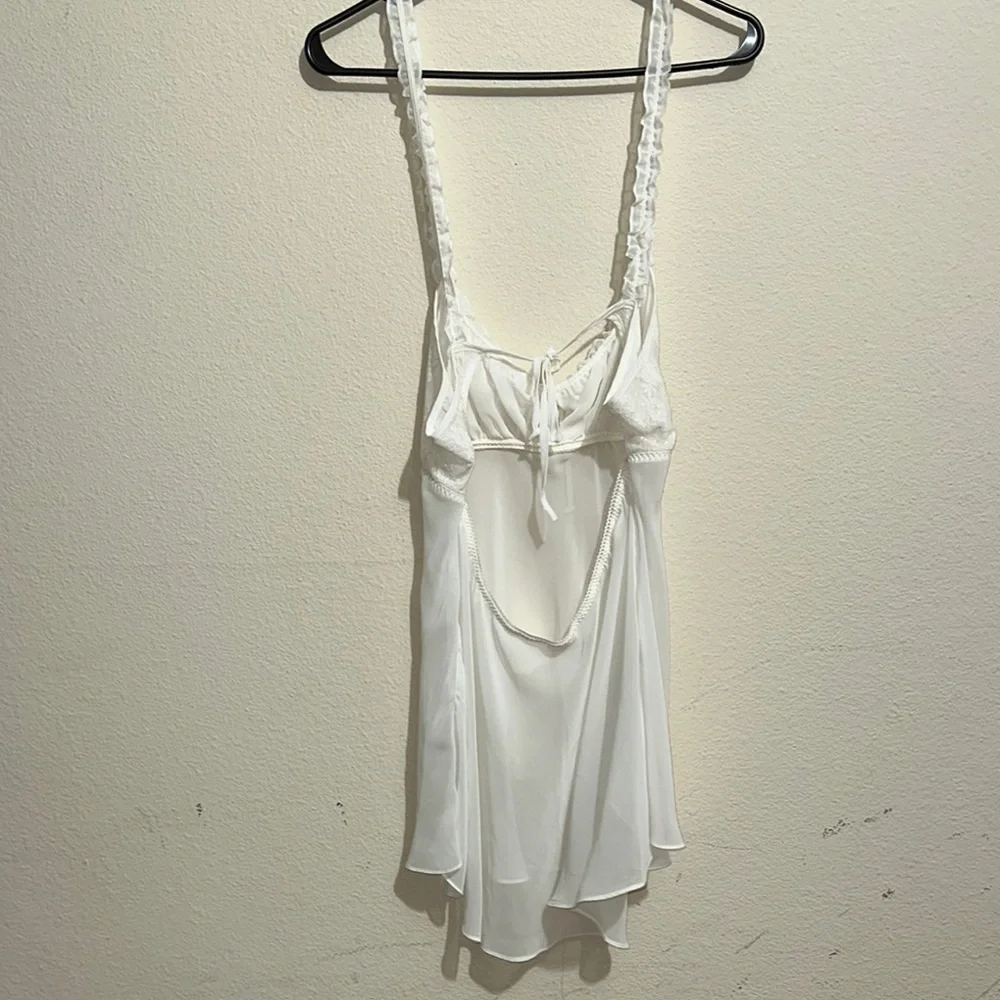 White Sheer Lace Trim Robe &‎ gown / Box 50